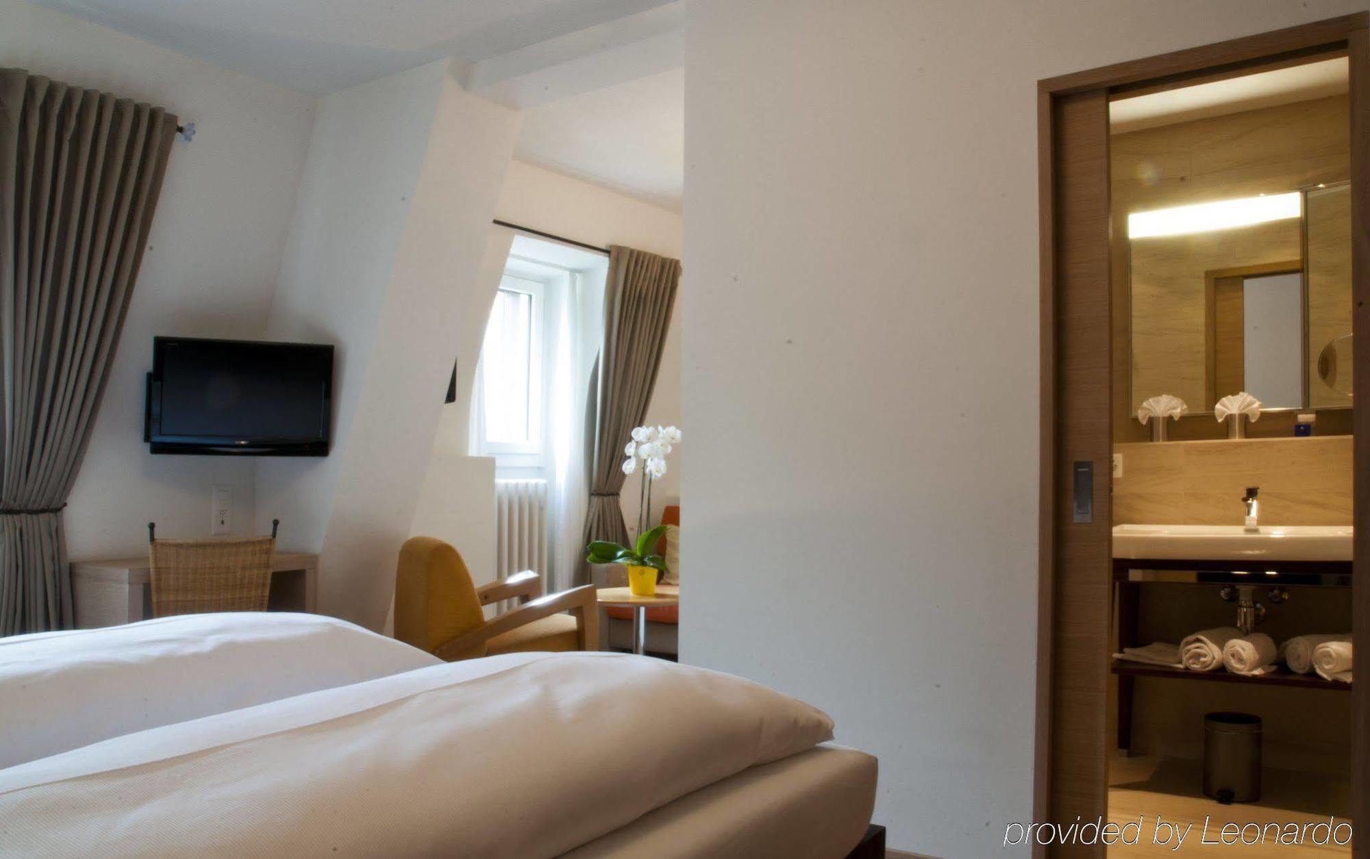 Hotel Belvedere Scuol Oda fotoğraf